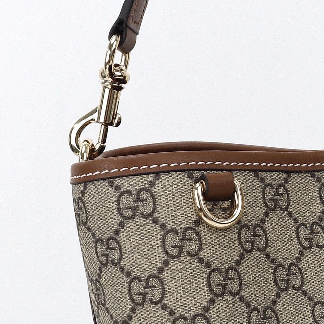 GG Emblem small shoulder bag angle 4