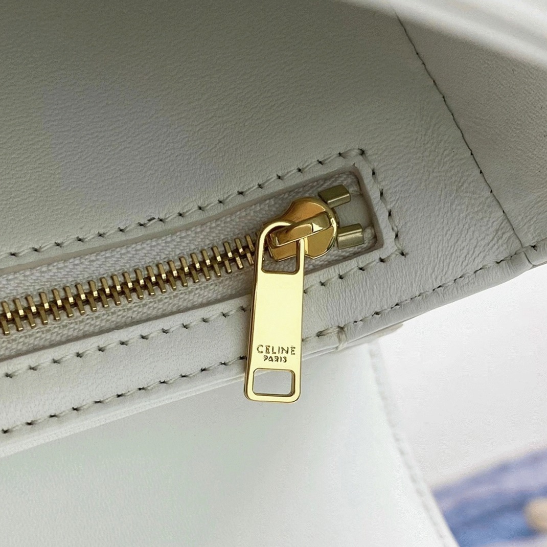 Top Quality Replica Celine Triomphe Medium Bag In White angle 4