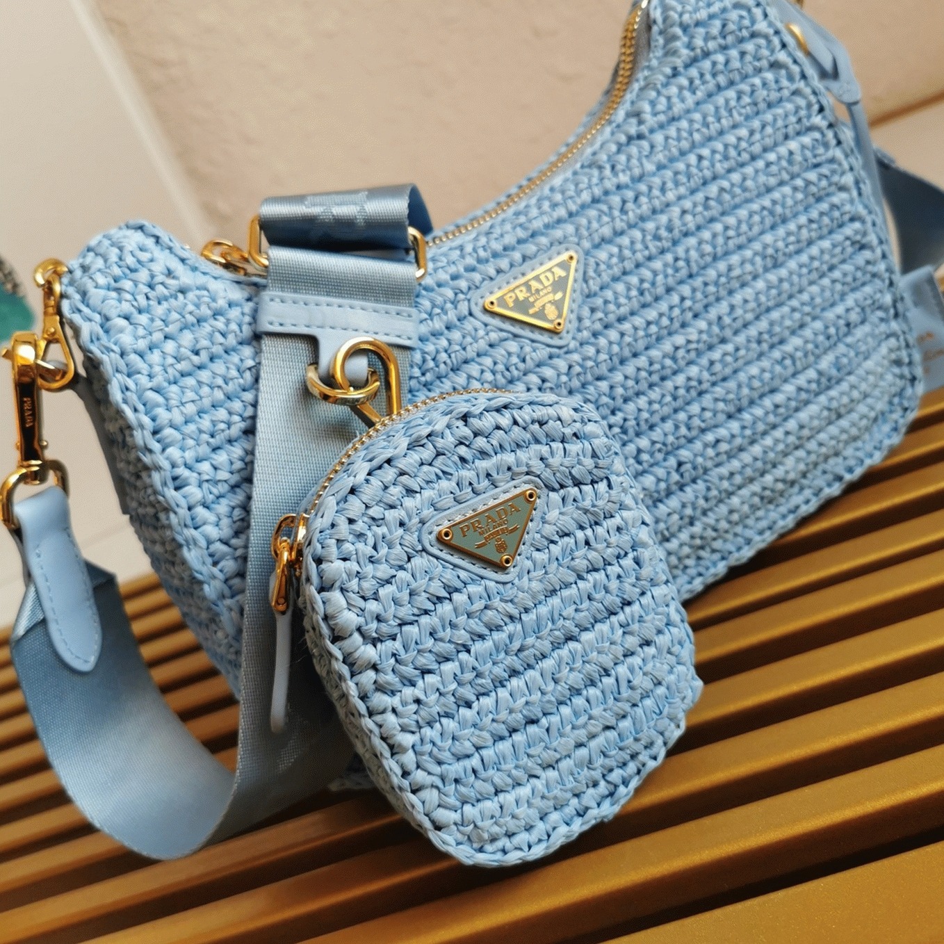 Prada Re-Edition Shoulder Bag Fake in Blue angle 3