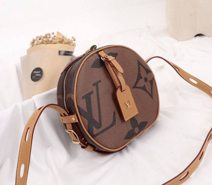 Louis Vuitton Monogram Reverse Canvas Boite Chapeau Souple Bag angle 2