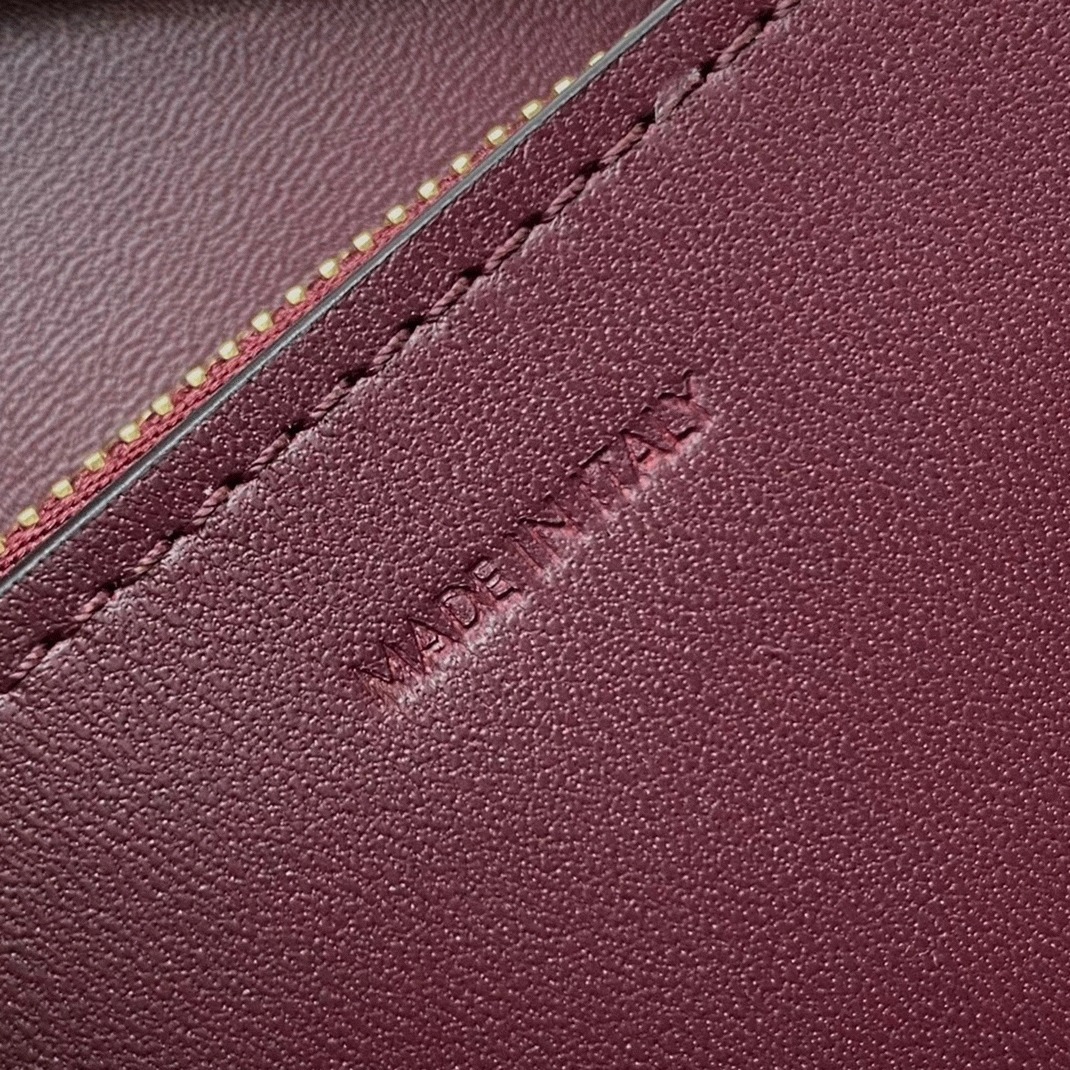 Top Quality Knockoff Celine Classic Box Medium Bag In Bordeaux angle 4
