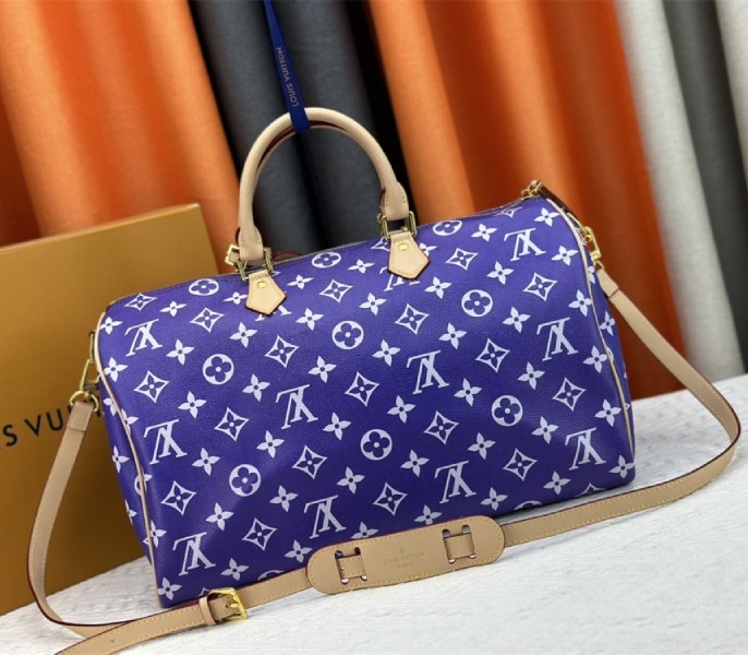 Louis Vuitton Speedy P9 Bandouliere 40 Bag In Amethyst Purple angle 4