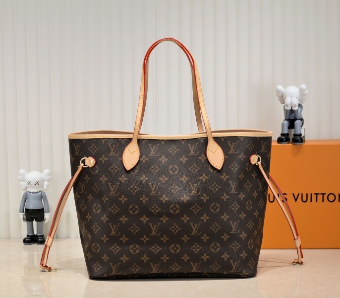 Louis Vuitton Monogram Canvas Neverfull MM Tote In Peony Pink angle 3