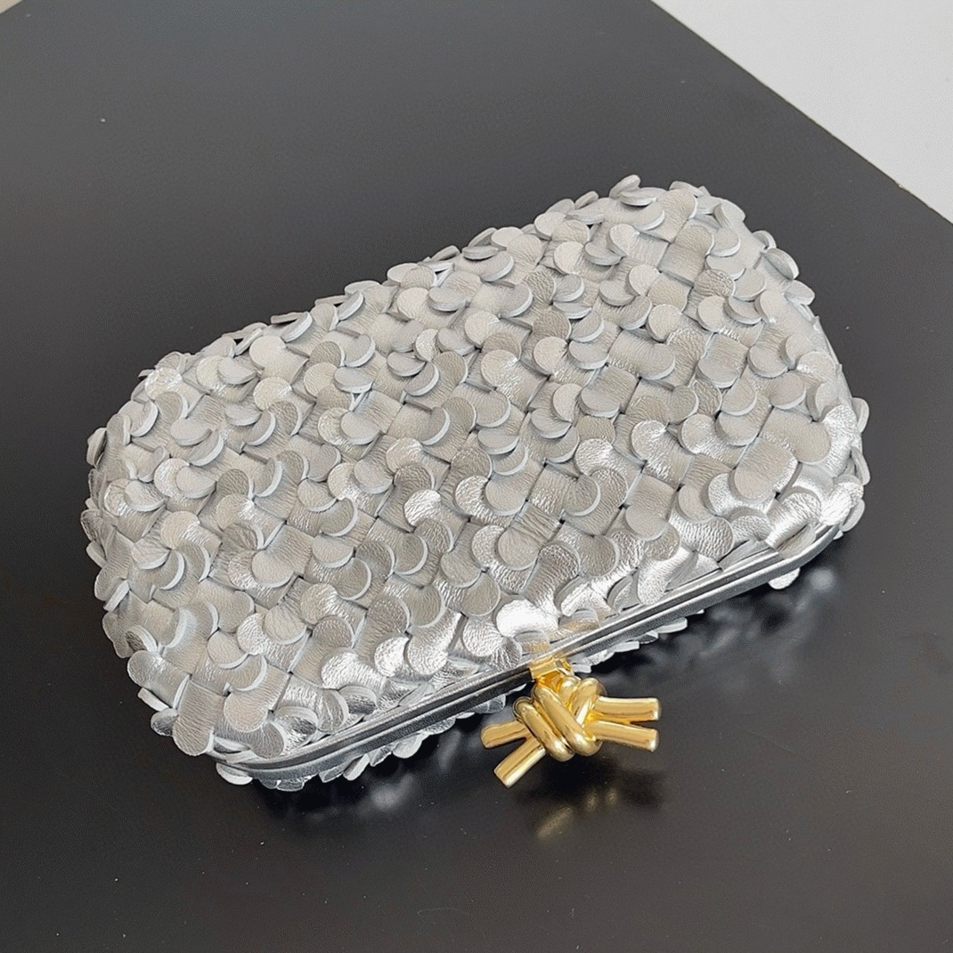 Replica Bottega Veneta Knot Minaudiere Clutch Silver Sequins angle 3