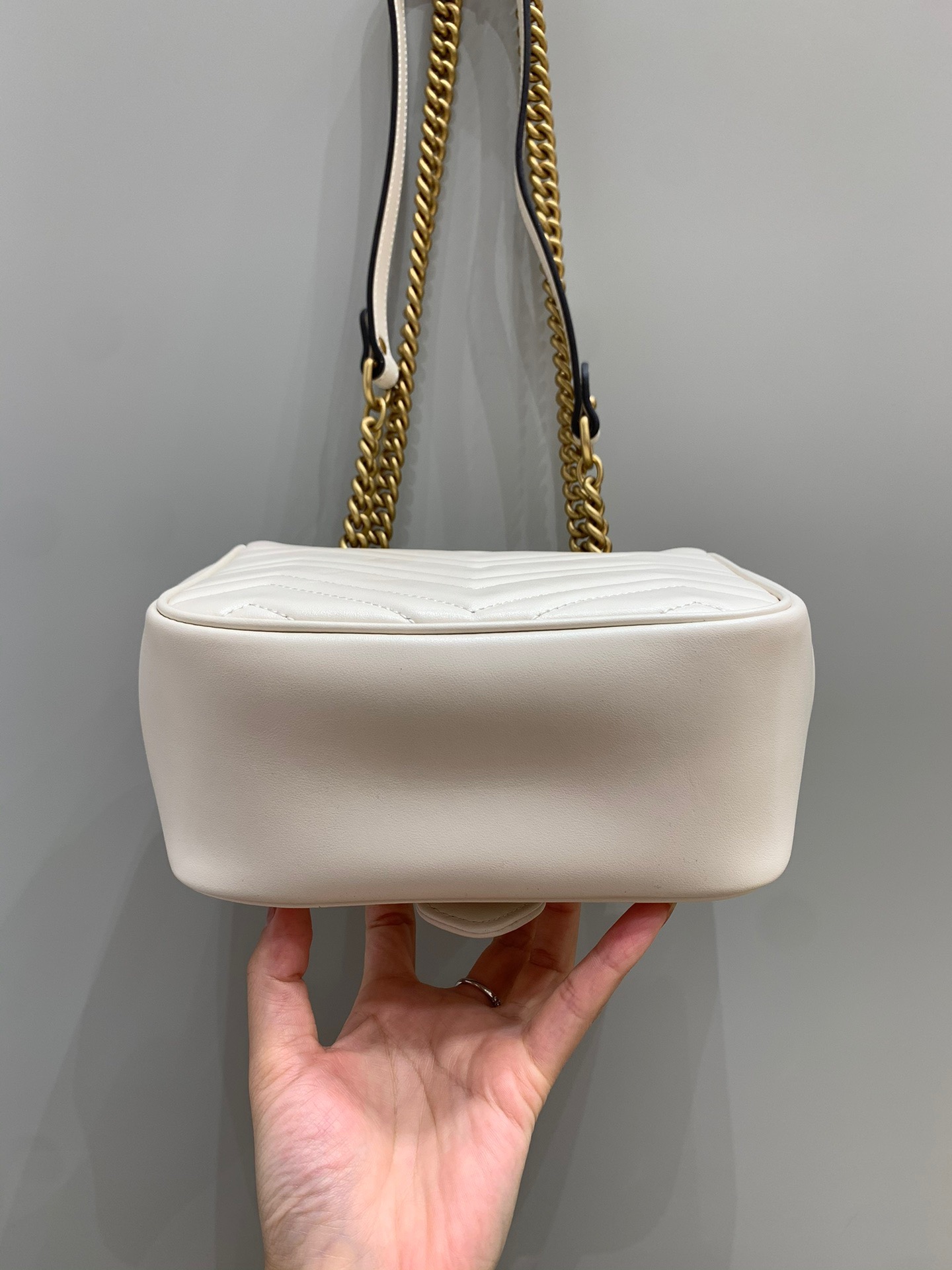Classic square bag angle 3