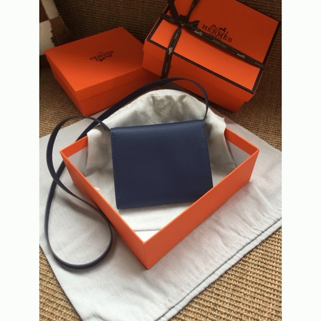Sapphire replica Hermes Clic wallet with strap angle 3