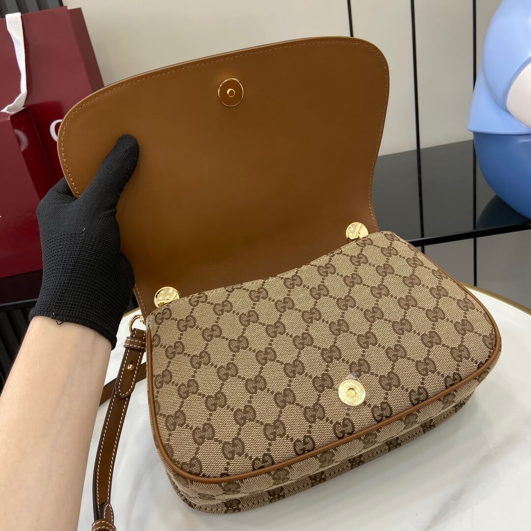 Gucci Blondie small top handle bag angle 5