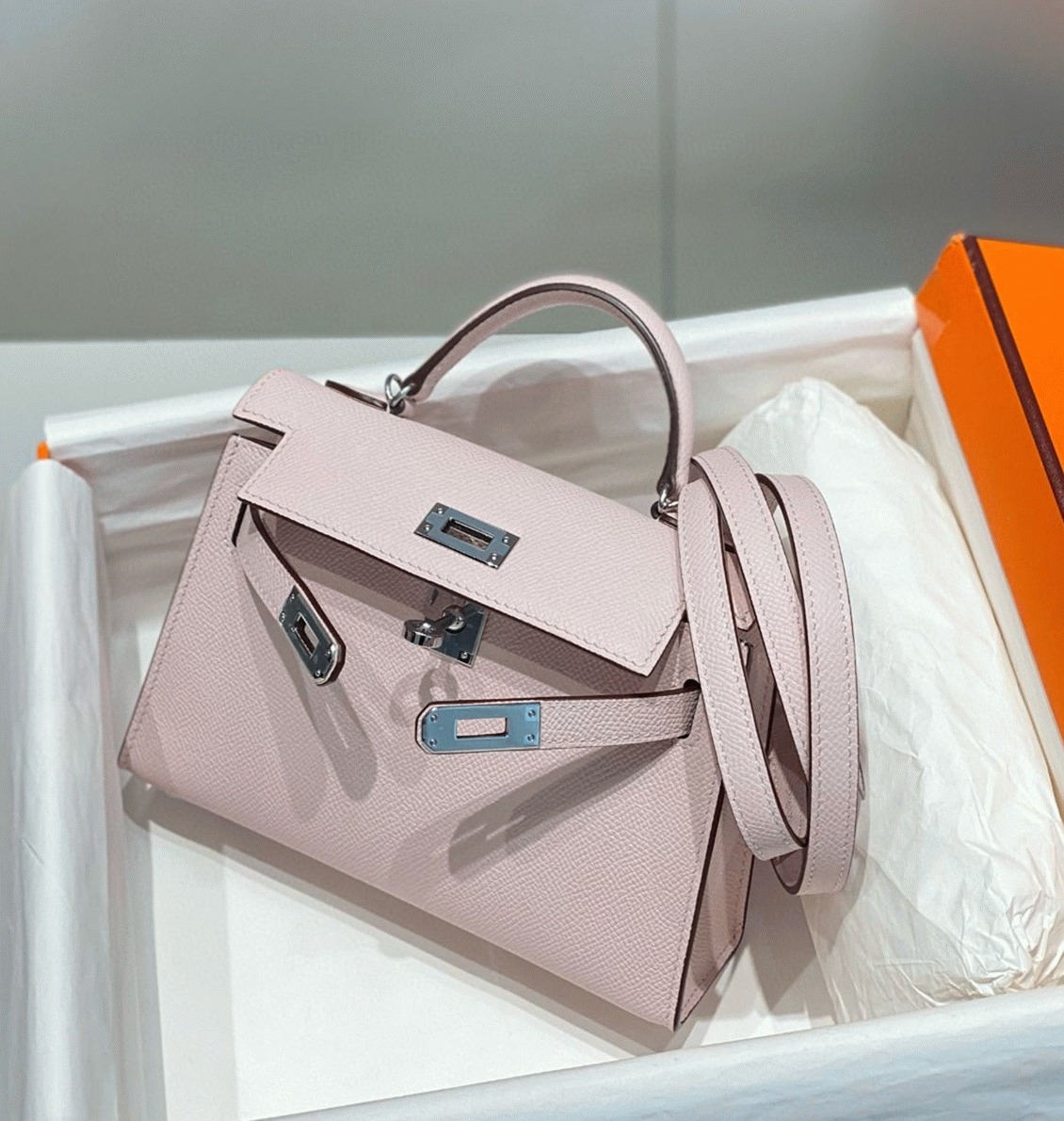 Hermes Kelly Mini II Bag Replica in Mauve Pale angle 3