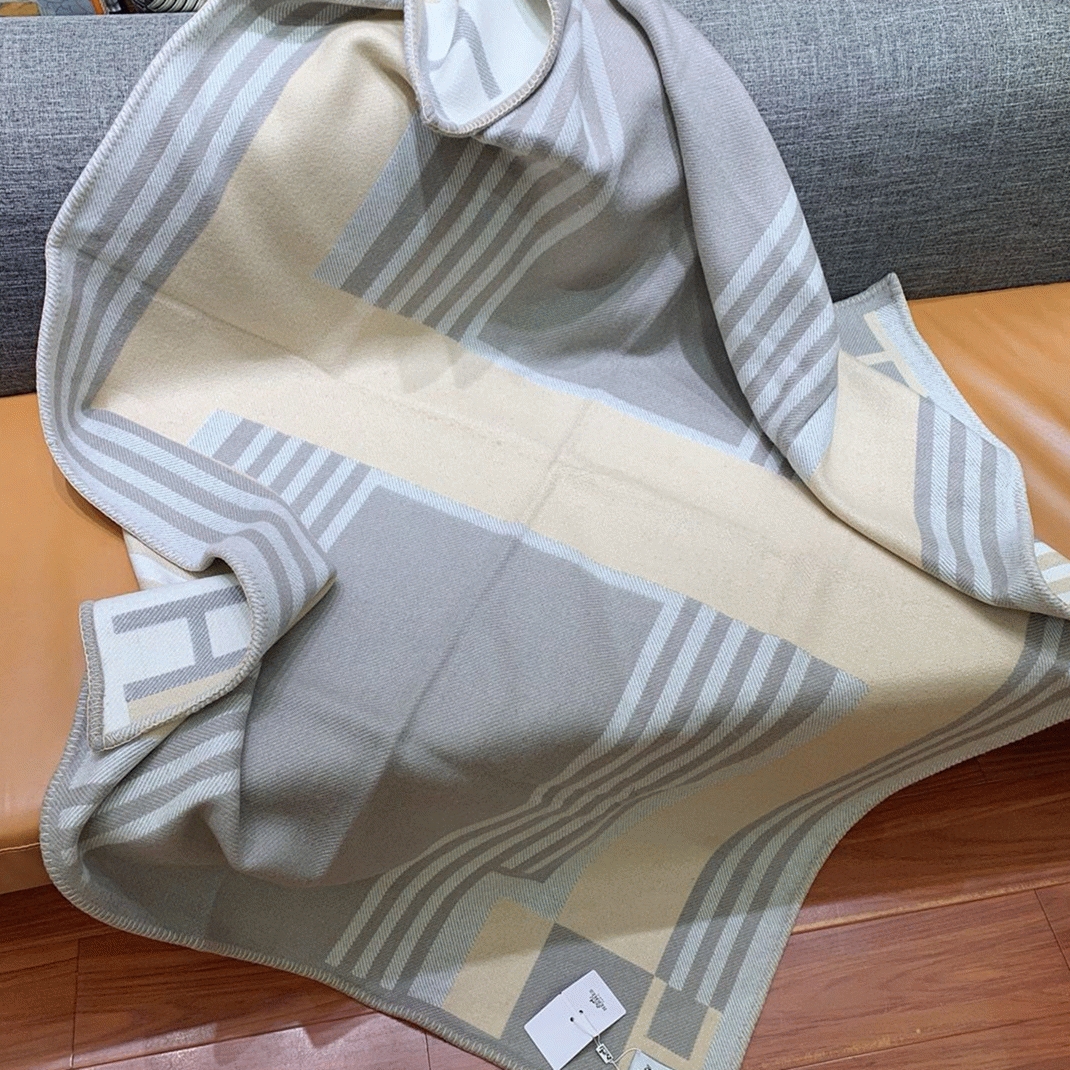 Fake Hermes Ithaque blanket in grey wool and cashmere angle 5