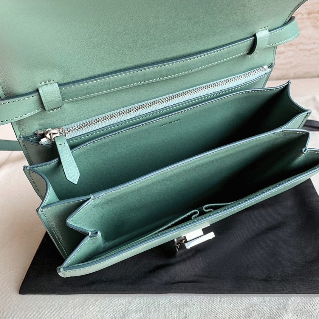 Top Quality Replica Celine Classic Box Medium Bag In Celadon angle 2
