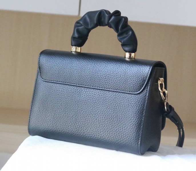 Louis Vuitton Taurillon Leather Twist MM Scrunchie Handle In Black angle 3