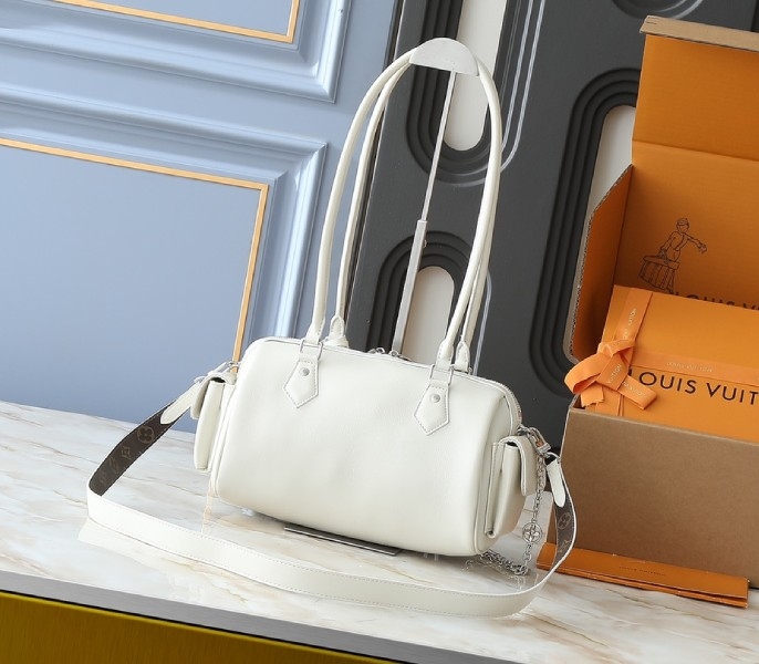 Vibe Speedy Cargo In Optic White angle 3