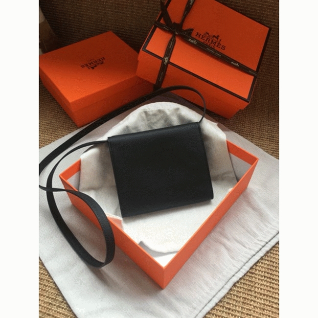 Black replica Hermes Clic wallet with strap angle 5