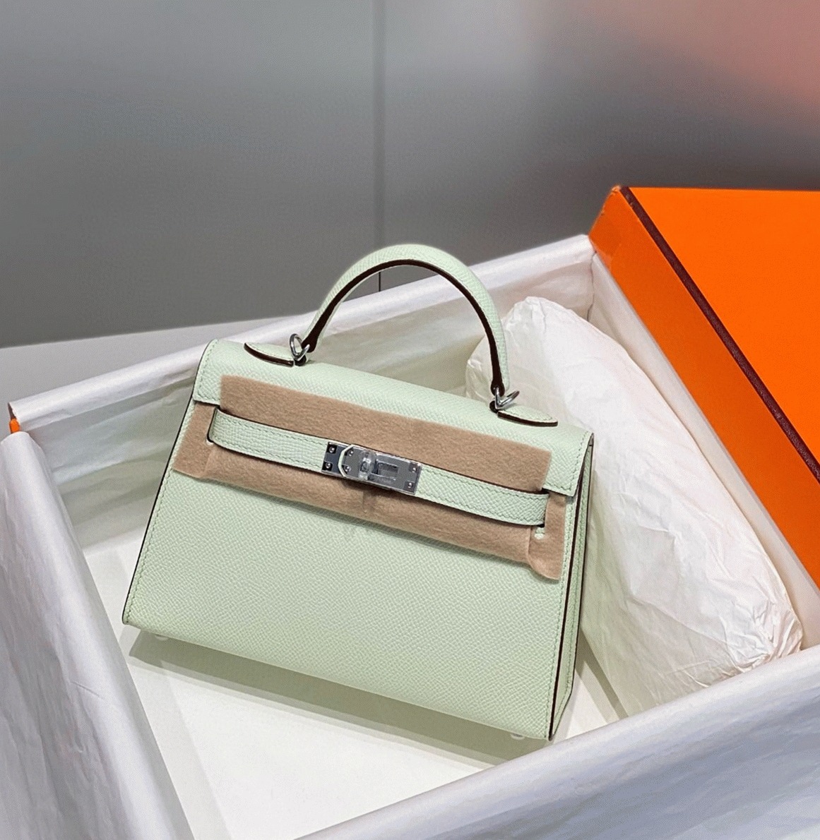 Hermes Kelly Mini II Bag Replica in Vert Fizz angle 2