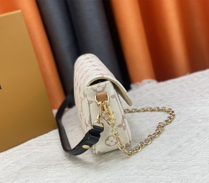 Louis Vuitton Monogram Dune Canvas Ivy Wallet With Chain And Strap angle 5