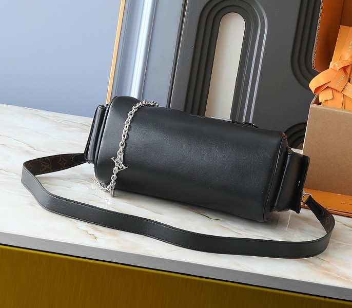 Vibe Speedy Cargo In Black angle 4