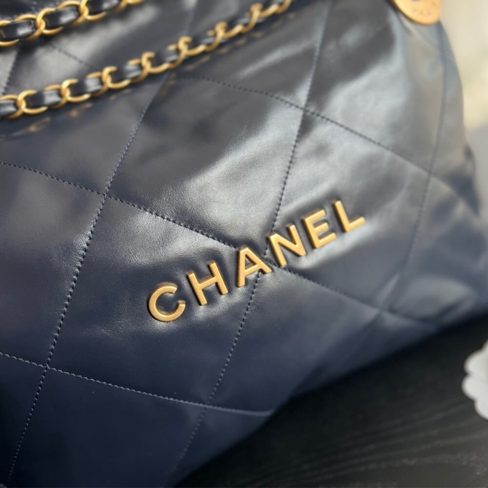 CHANEL 22 Bag(high-end grade) angle 3