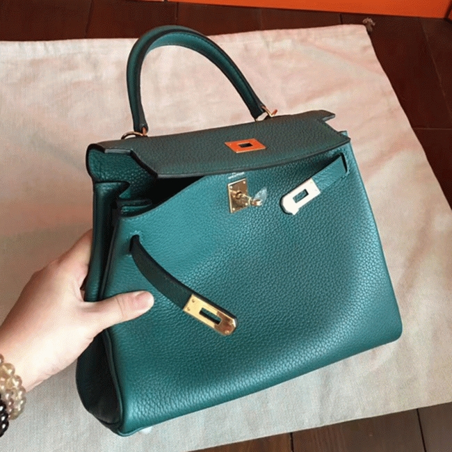 Malachite Clemence Replica Hermes Kelly 25cm Retourne Tote angle 3