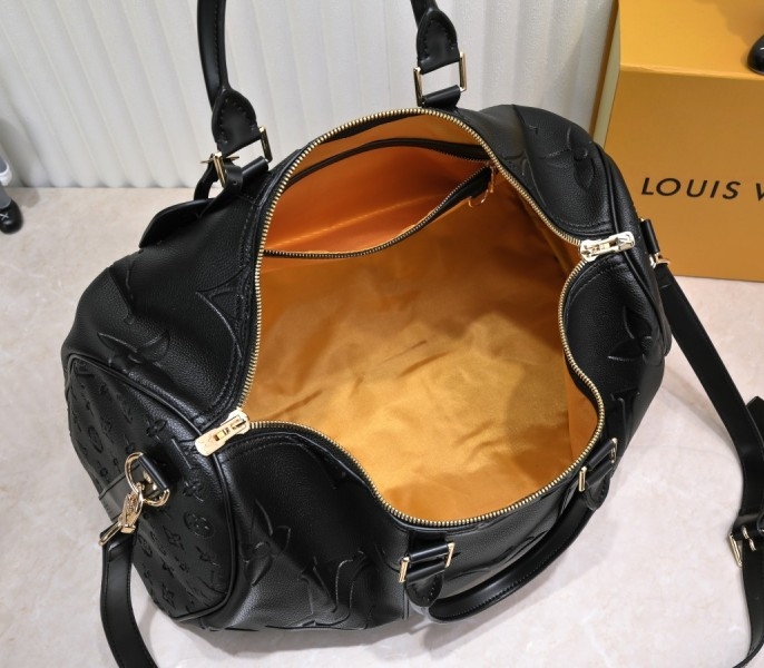 LV Monogram Empreinte Keepall Bandouliere 45 In Black angle 4