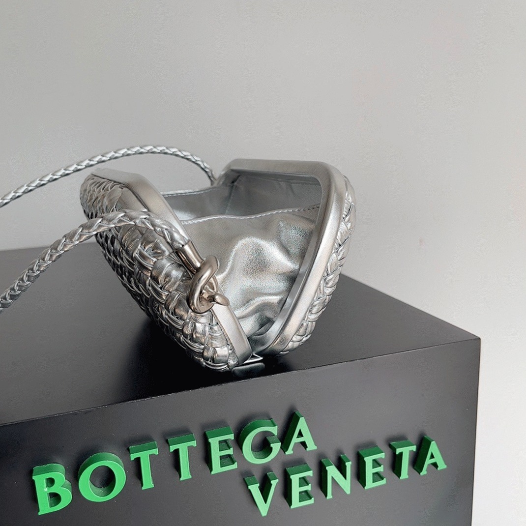 Fake Bottega Veneta Knot Minaudiere On Strap Silver Intreccio Laminated Leather angle 2