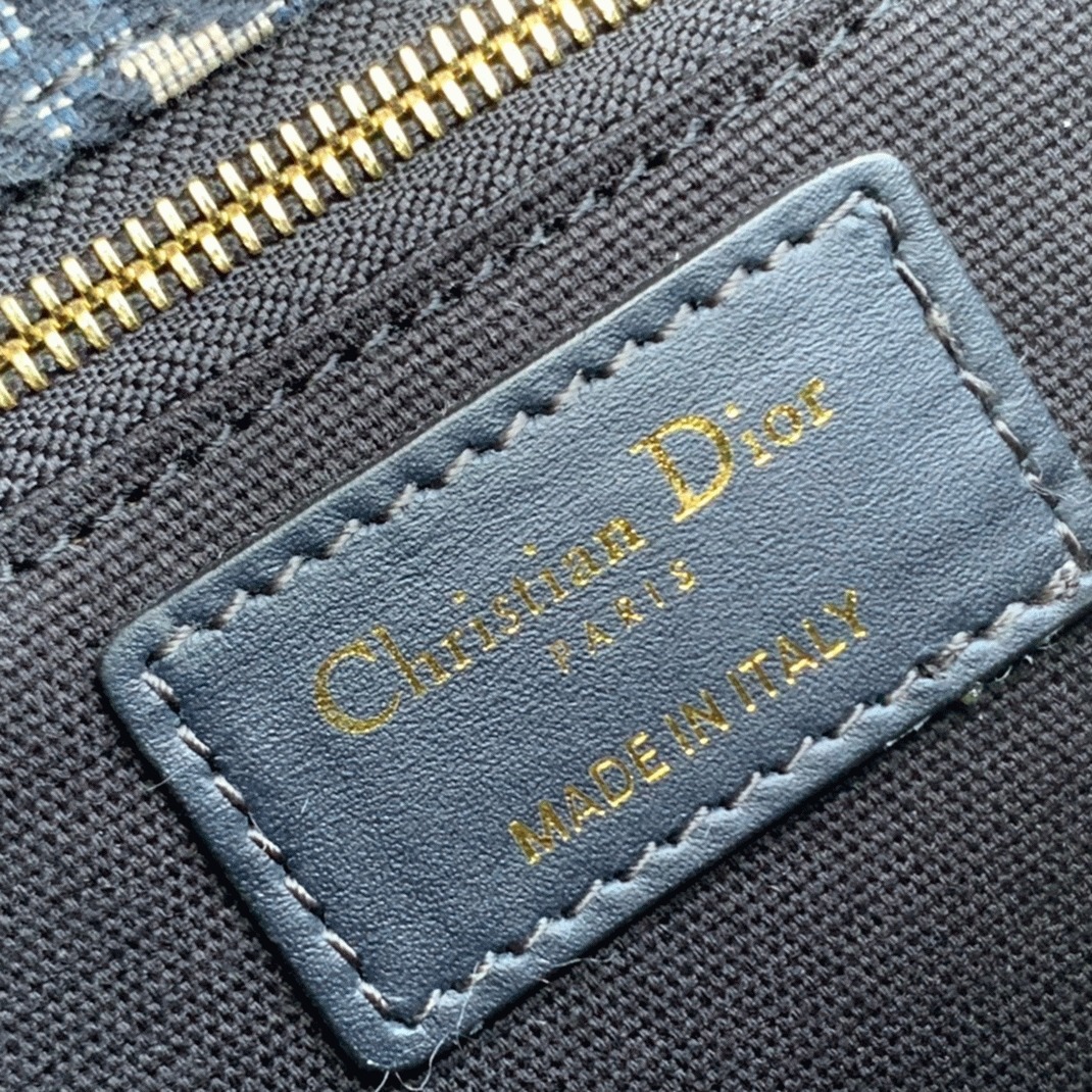 Dior 30 Montaigne Medium Bag Replica in Blue Dior Oblique Jacquard angle 5