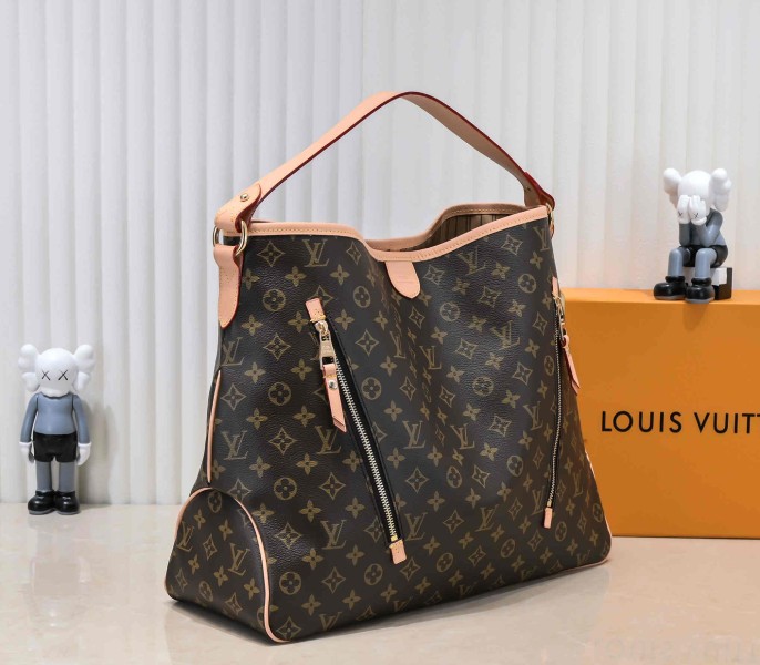 Louis Vuitton Monogram Canvas Delightful GM Tote In Beige angle 2