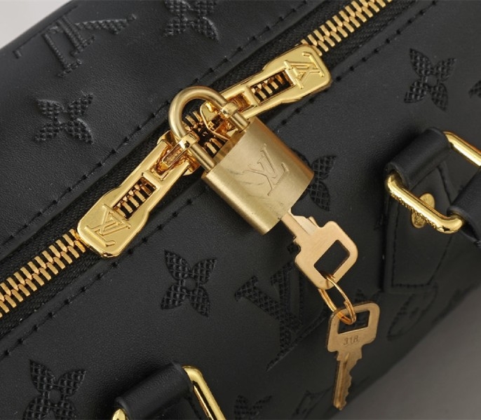 Louis Vuitton Other Leathers Speedy Bandouliere 20 Handbag In Black angle 5