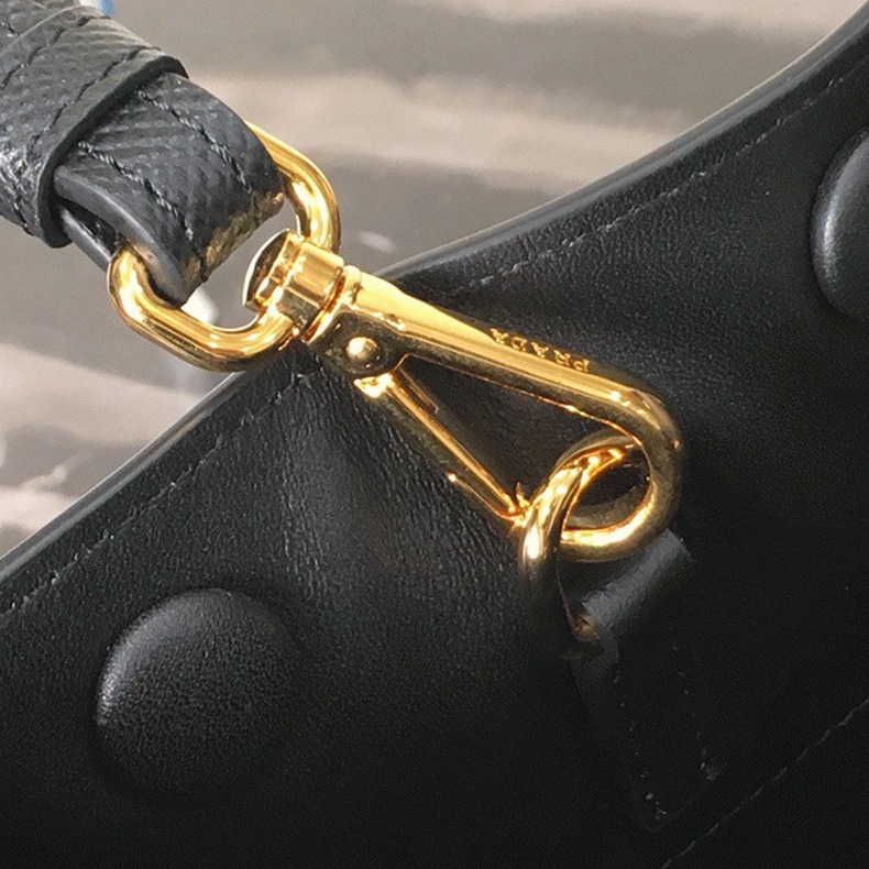 Prada Monochrome Small Bag Imitation in Black angle 2