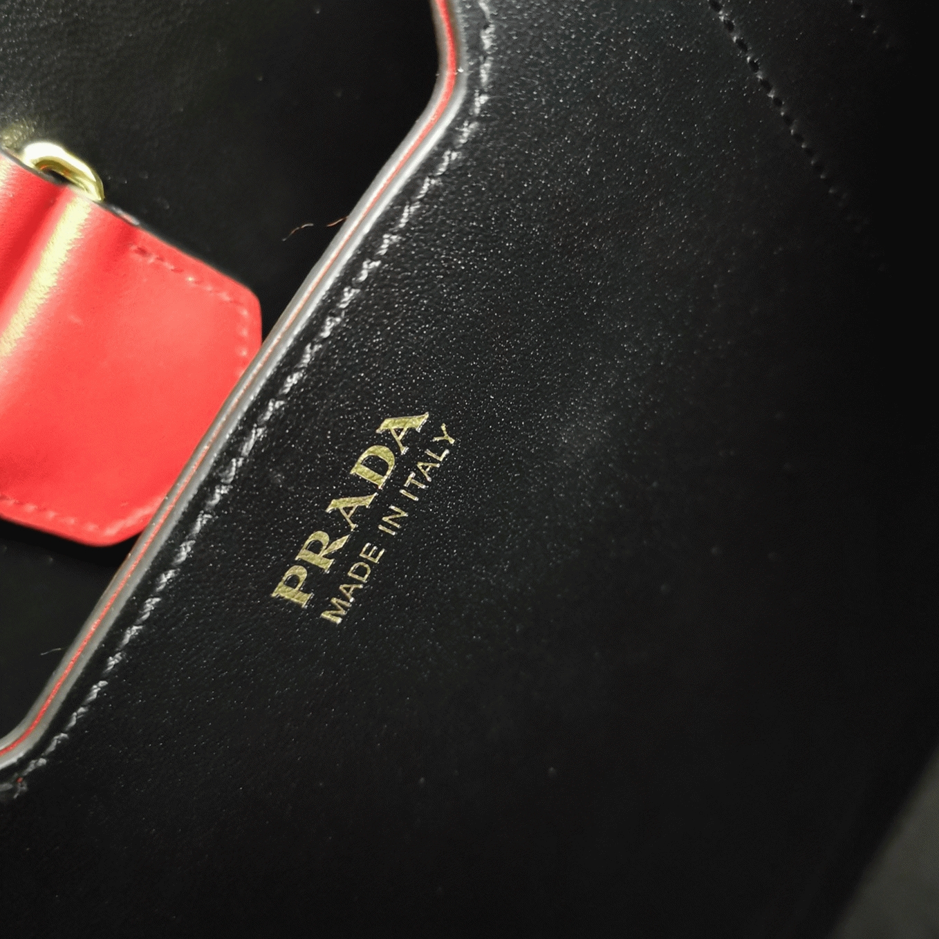Red Prada Medium Panier Bag Fake angle 4