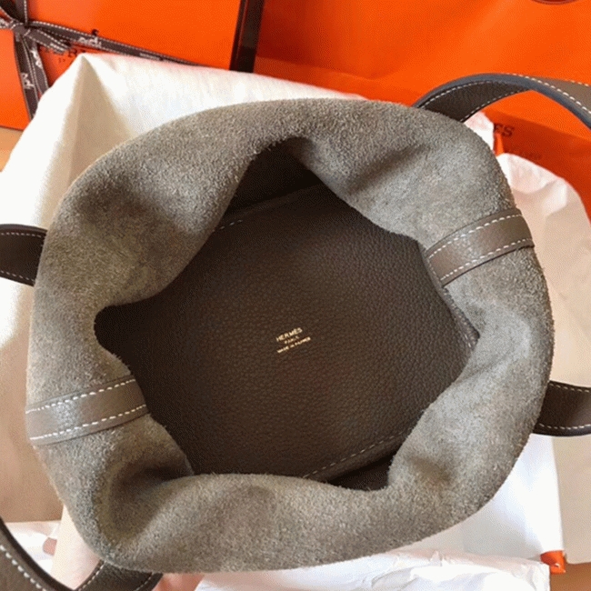 Taupe best replica Hermes Picotin Lock 18cm handbag angle 4