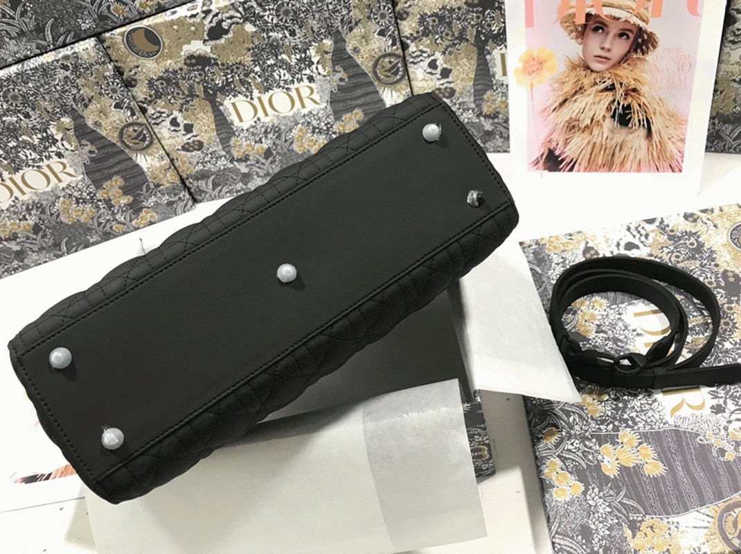 Dior Lady Dior Large Bag Knockoff in Black angle 4