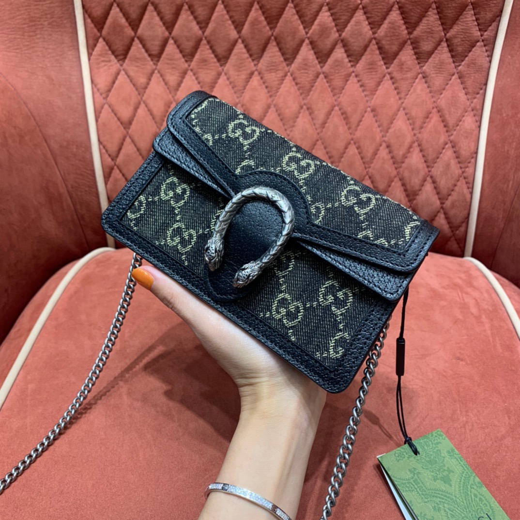 GG Nano mini bag angle 3