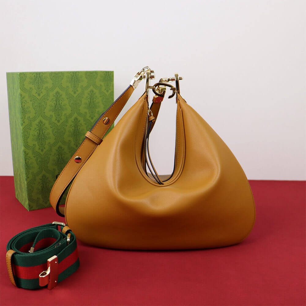 Gucci Attache large shoulder bag angle 3
