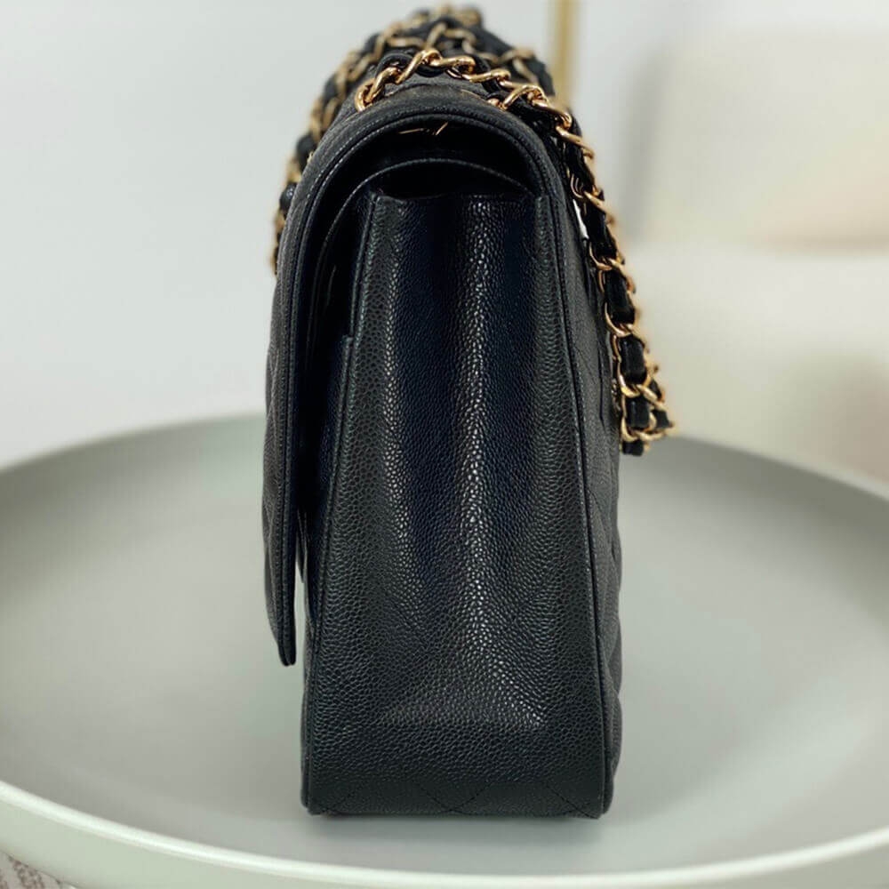 CHANEL MAXI CLASSIC HANDBAG(High-end grade) angle 3