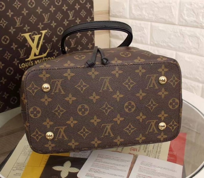 Louis Vuitton Monogram Canvas NeoNoe MM Bag In Black angle 5