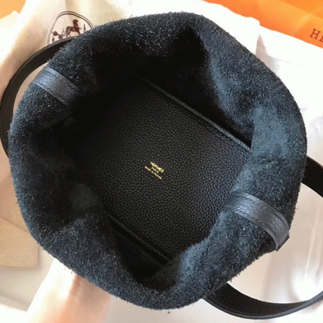 Black AAA replica Hermes Picotin Lock 18cm handbag angle 2