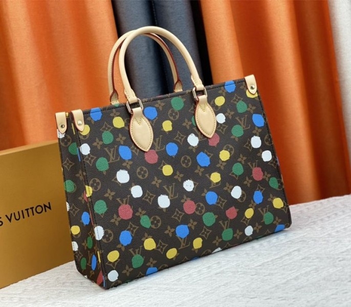 Louis Vuitton X YK Monogram Canvas Onthego MM Tote angle 2