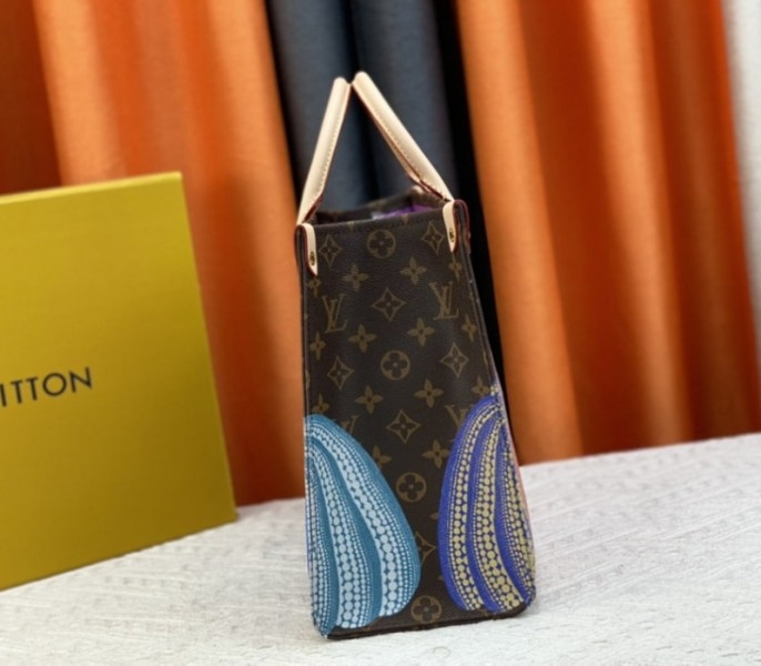 Louis Vuitton X YK Monogram Canvas Onthego MM Tote In Pumpkin angle 4
