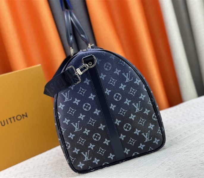Louis Vuitton Monogram Gradient Canvas Keepall Bandouliere 55 In Navy Blue angle 5