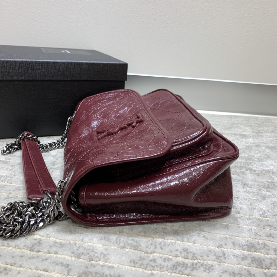 YSL MEDIUM angle 5