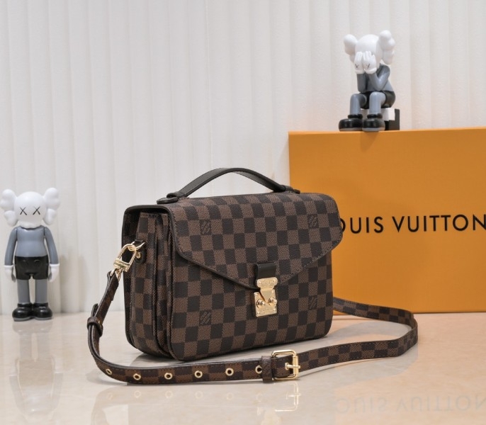 LV Damier Ebene Canvas Metis M40780 angle 2