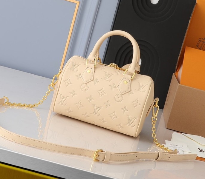 Louis Vuitton Other Leathers Speedy Bandouliere 20 Handbag In Urban Yellow angle 2