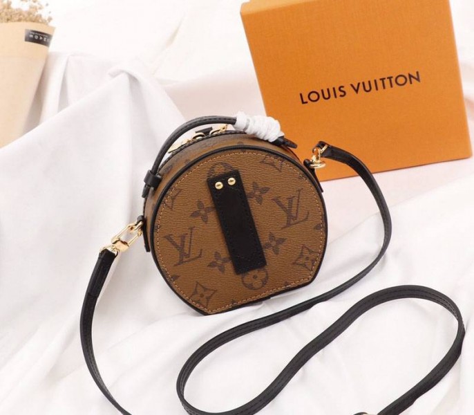 Louis Vuitton Monogram Reverse Canvas Mini Boite Chapeau angle 5