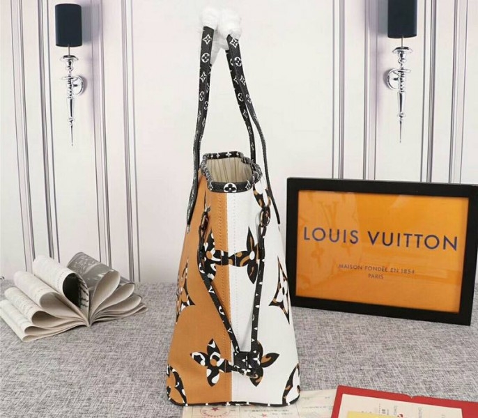 Louis Vuitton Giant Neverfull MM Tote In Cream And Caramel angle 5