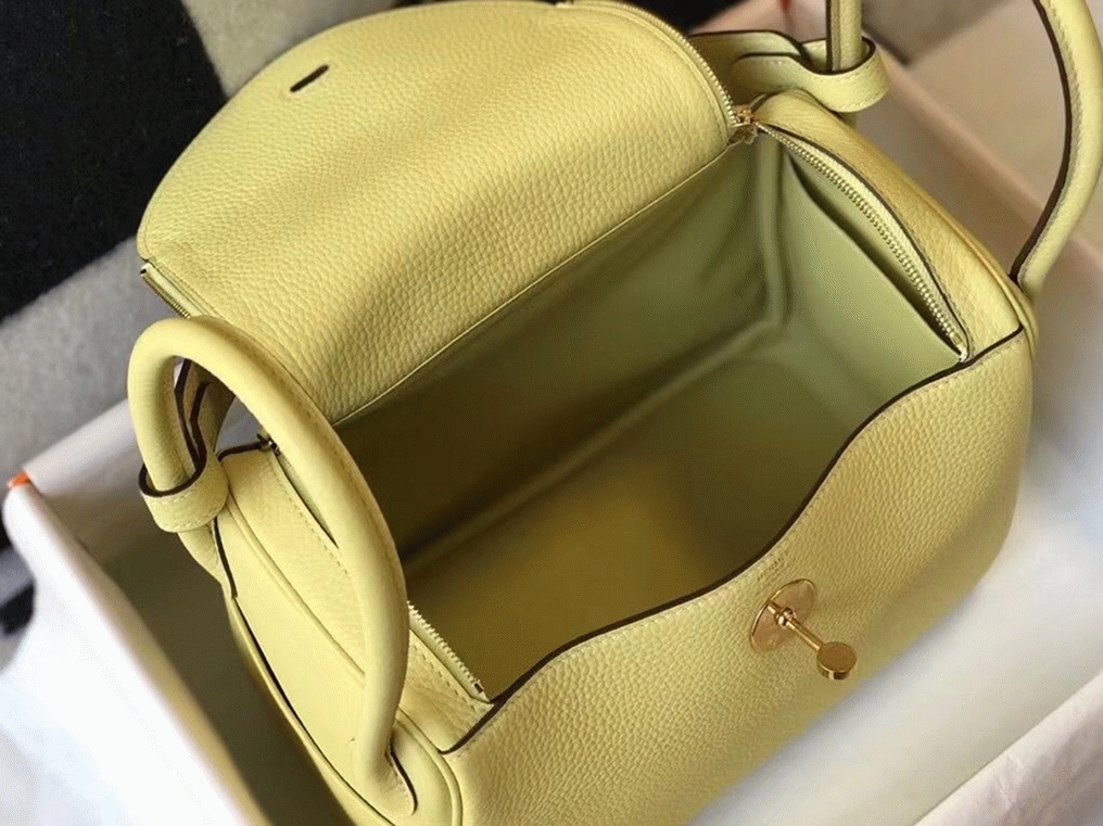 Replica Hermes Lindy bag 26cm in jaune poussin angle 2