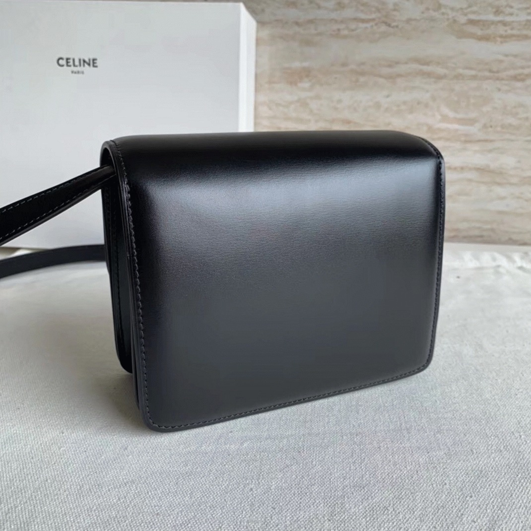 Top Quality Imitation Celine Classic Box Small Bag In Black angle 4