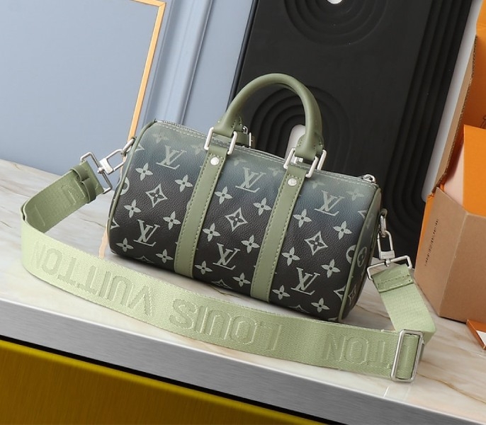 Louis Vuitton Monogram Gradient Canvas Keepall Bandouliere 25 City Bag In Khaki Green angle 2